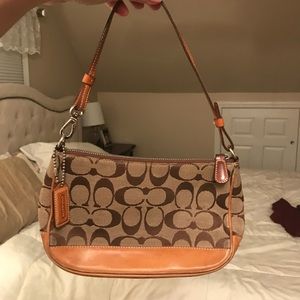 Coach classic logo shoulder bag brown/tan